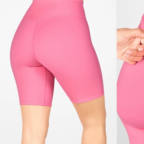Fabletics anywhere high-waisted short 9” - Picture 2 of 7